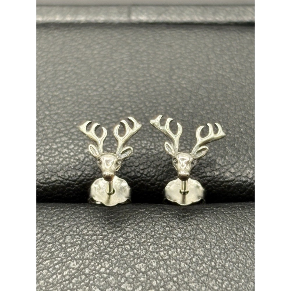 New Condition Sterling Silver Dainty Deer Stud Earrings 925 H18